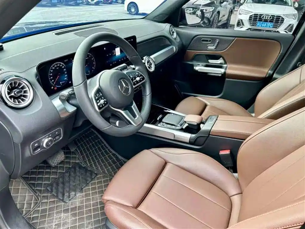 MERCEDES BENZ GLB 2023