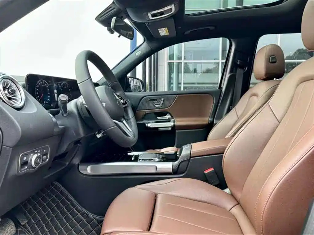 MERCEDES BENZ GLB 2023