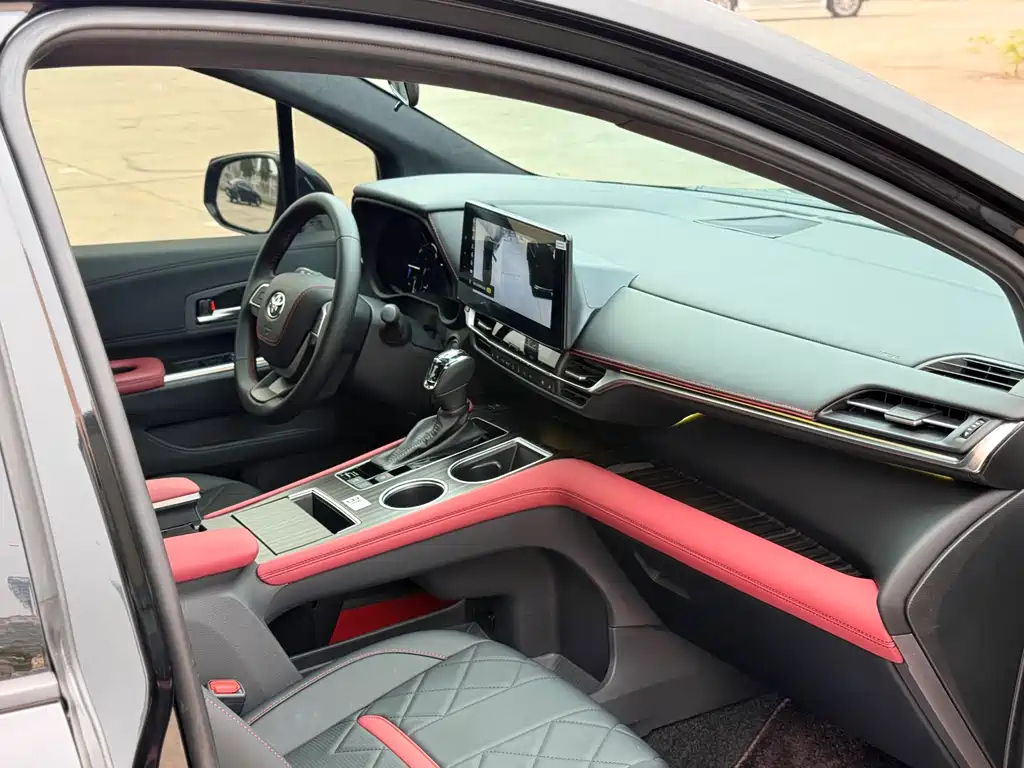 TOYOTA SIENNA SIENNA 2025