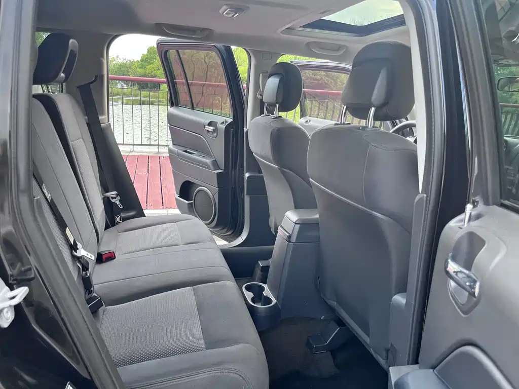 JEEP FREEDOM 客 2015