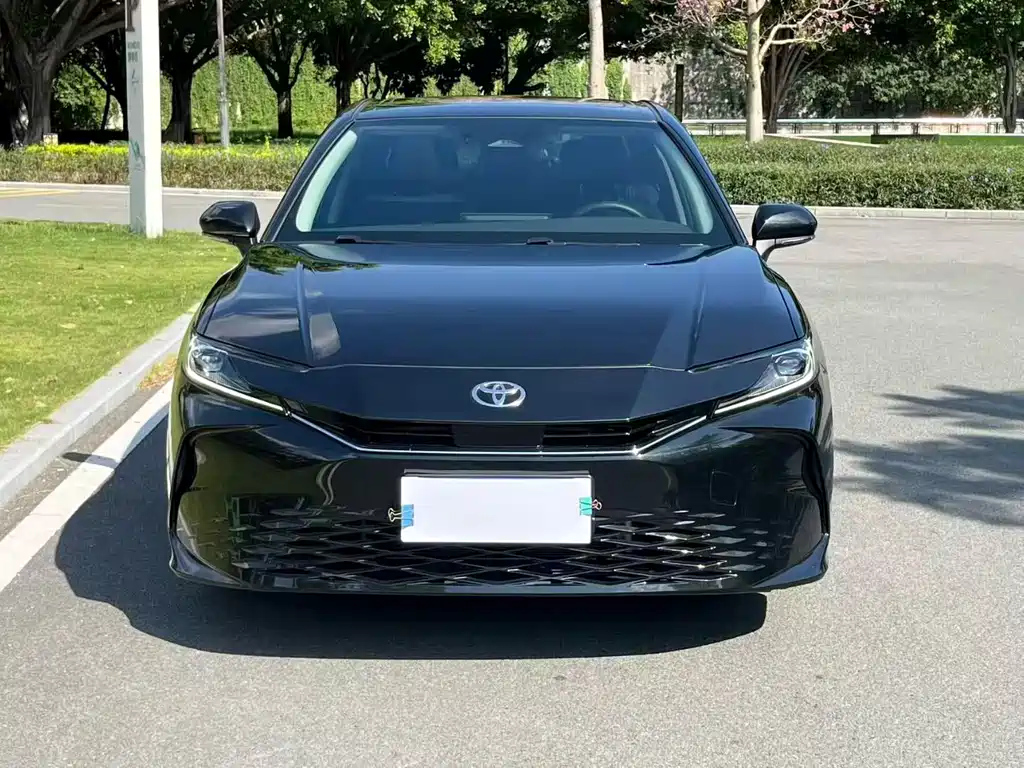 TOYOTA CAMRY 2025