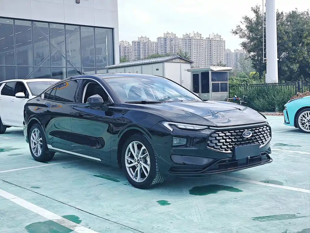 FORD MONDEO 2023