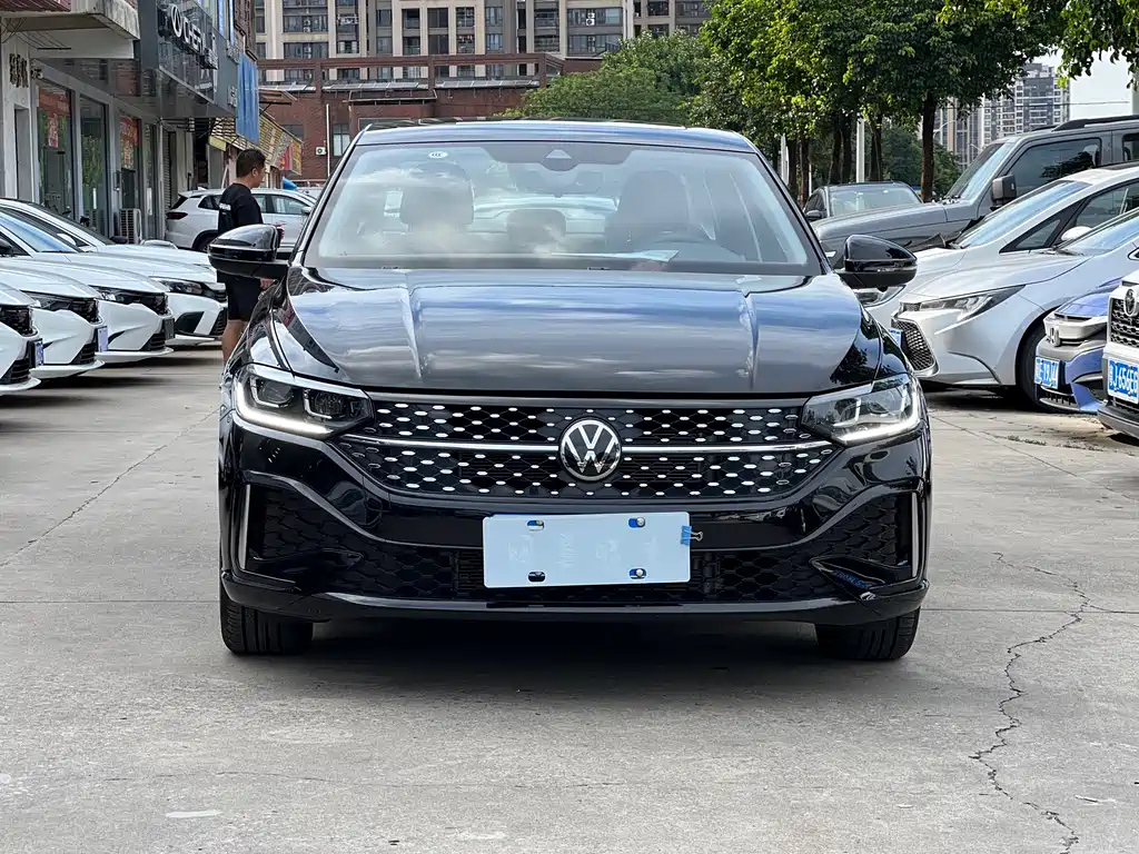 VOLKSWAGEN LAVIDA 2024