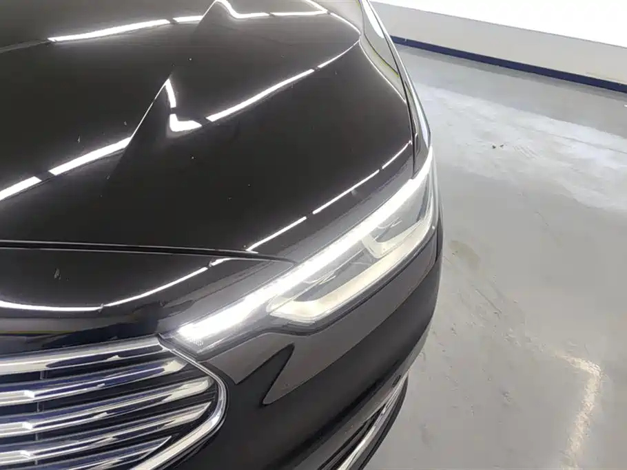 FORD TAURUS 2019
