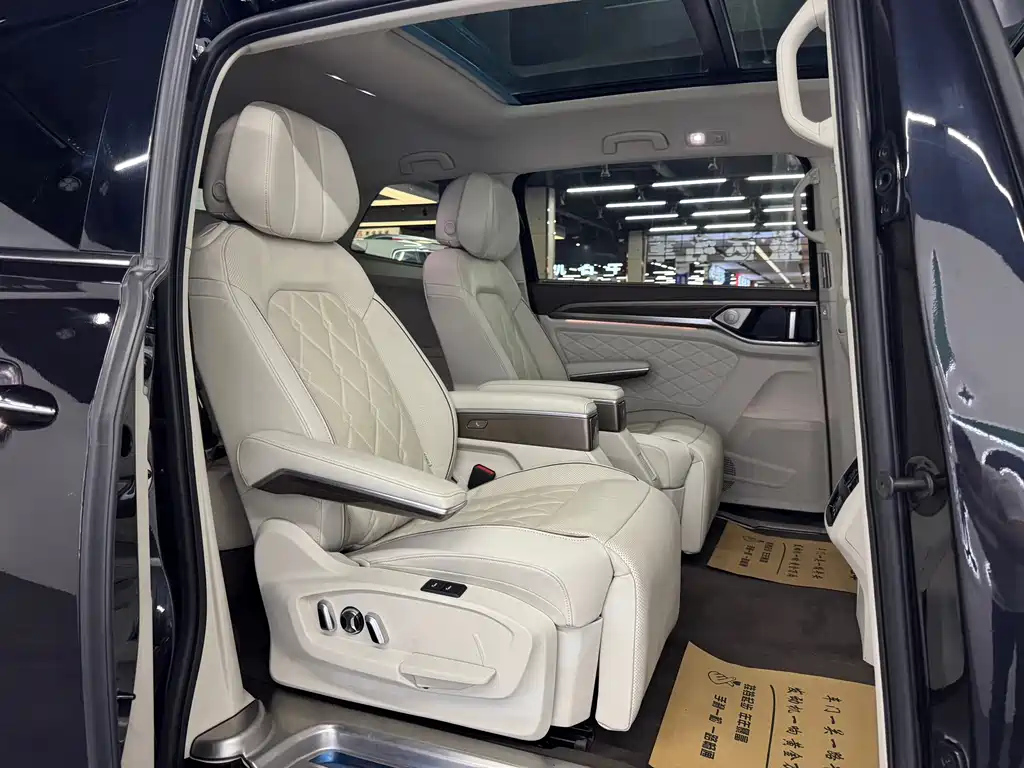 VOLKSWAGEN VILORAN 2021