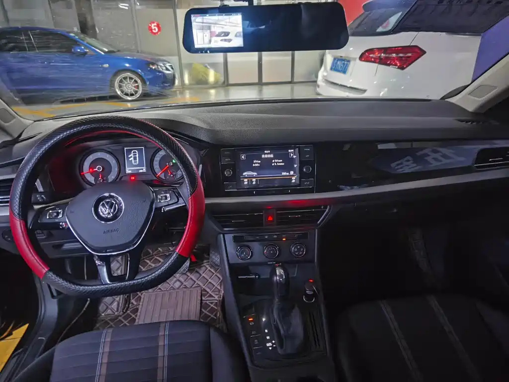 VOLKSWAGEN LAVIDA 2020