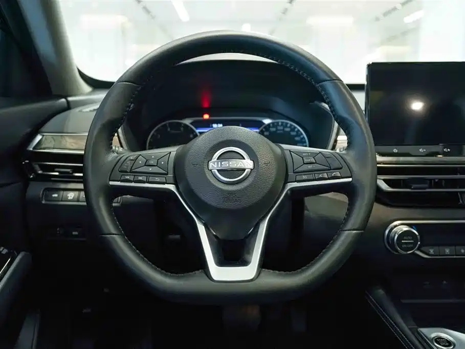NISSAN TEANA 2024