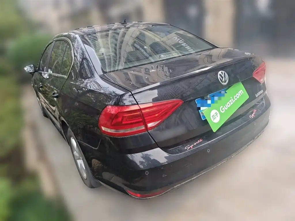 VOLKSWAGEN LAVIDA 2015