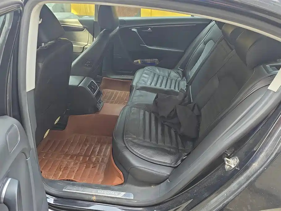 VOLKSWAGEN MAGOTAN 2015