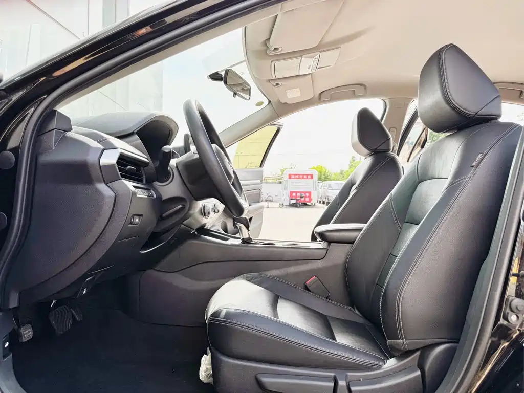 NISSAN TEANA 2021