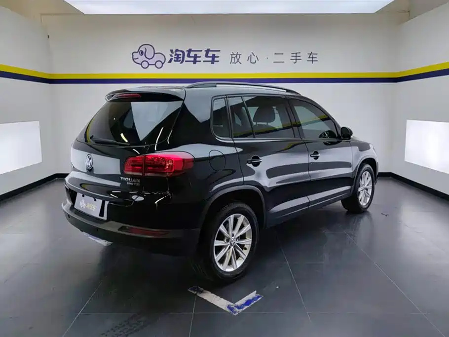 VOLKSWAGEN TIGUAN 2016