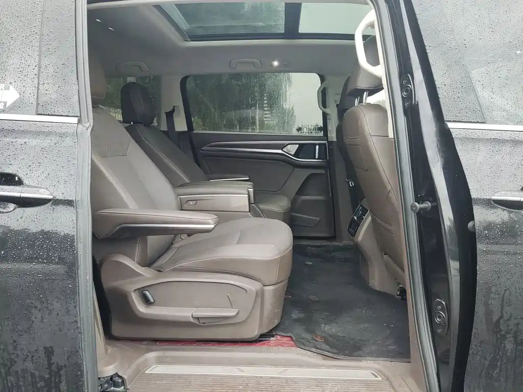 VOLKSWAGEN VILORAN 2021