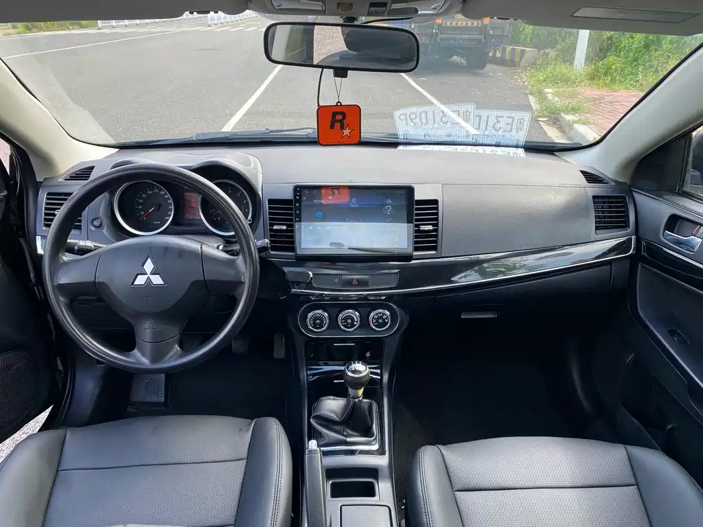 MITSUBISHI LANCER EX 2014