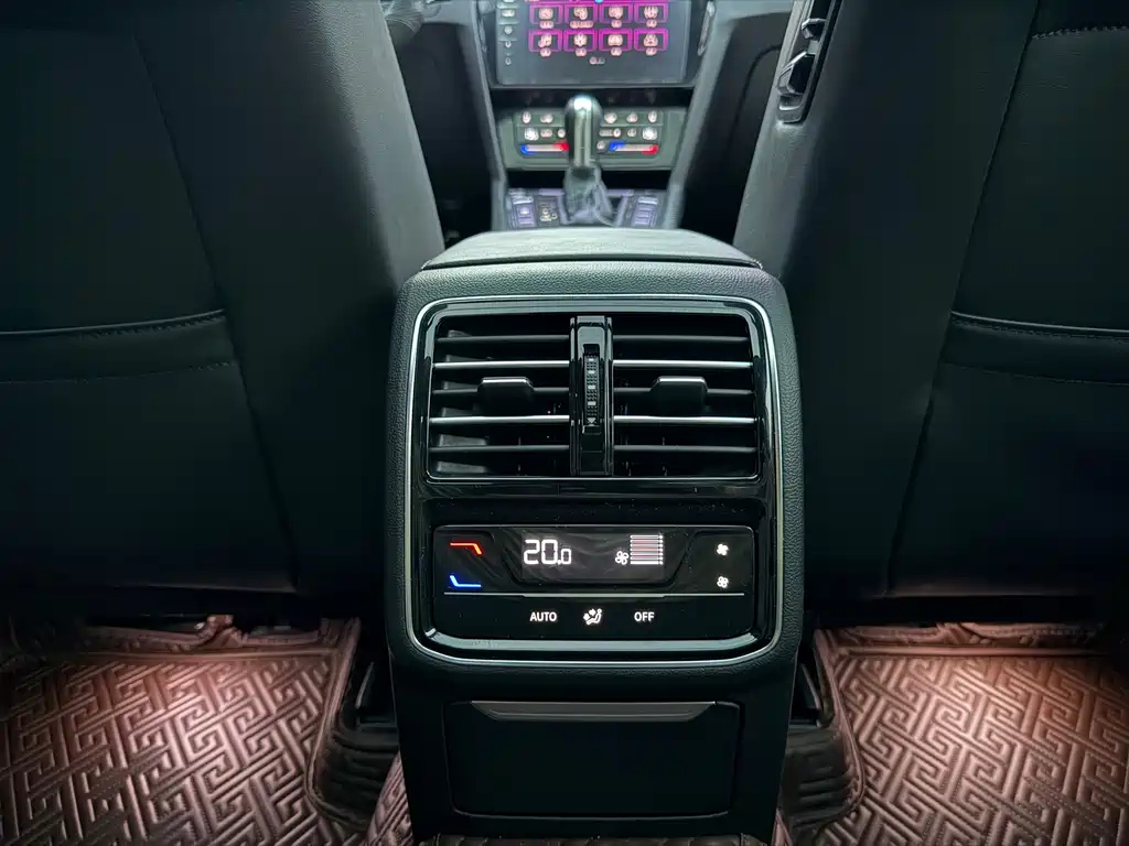 VOLKSWAGEN MAGOTAN 2023