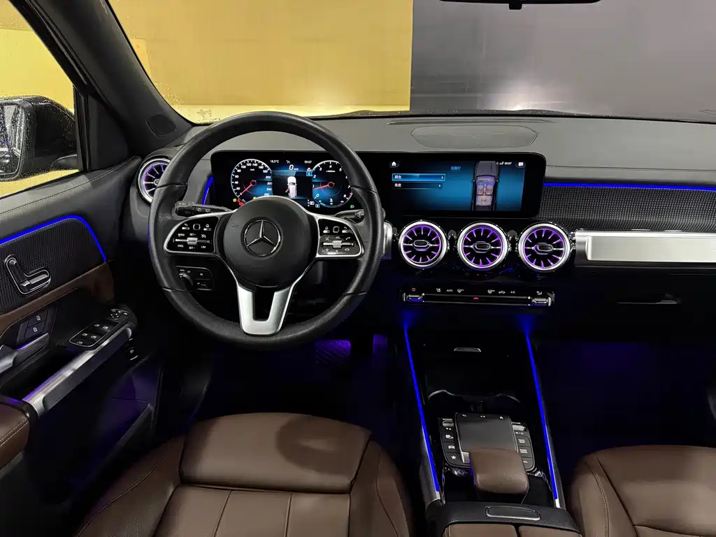 MERCEDES BENZ GLB 2023