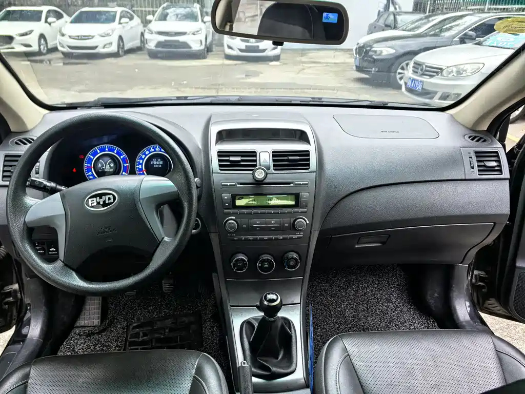 BYD L3 2015