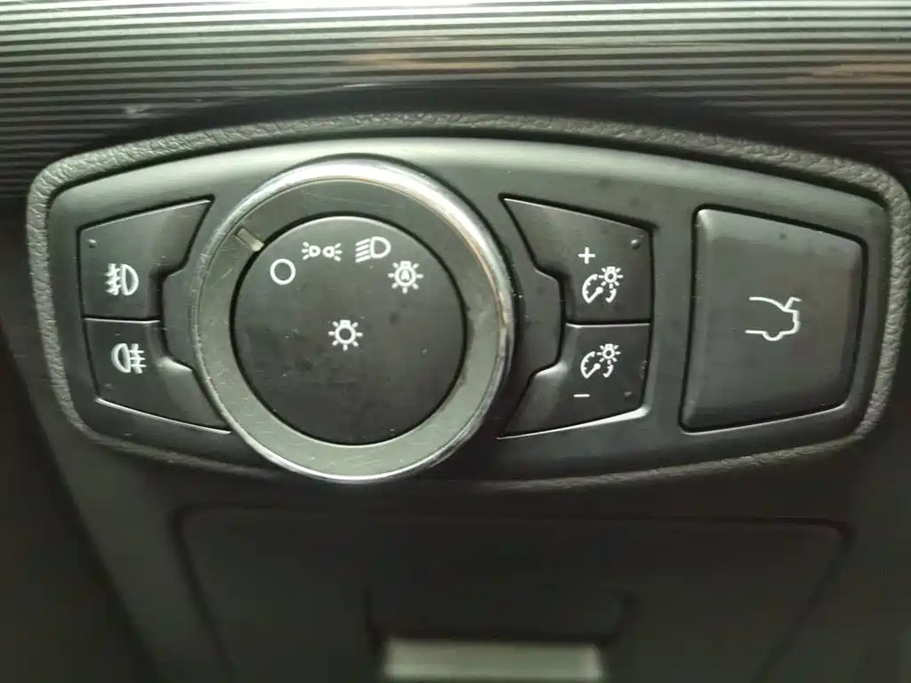 FORD TAURUS 2017