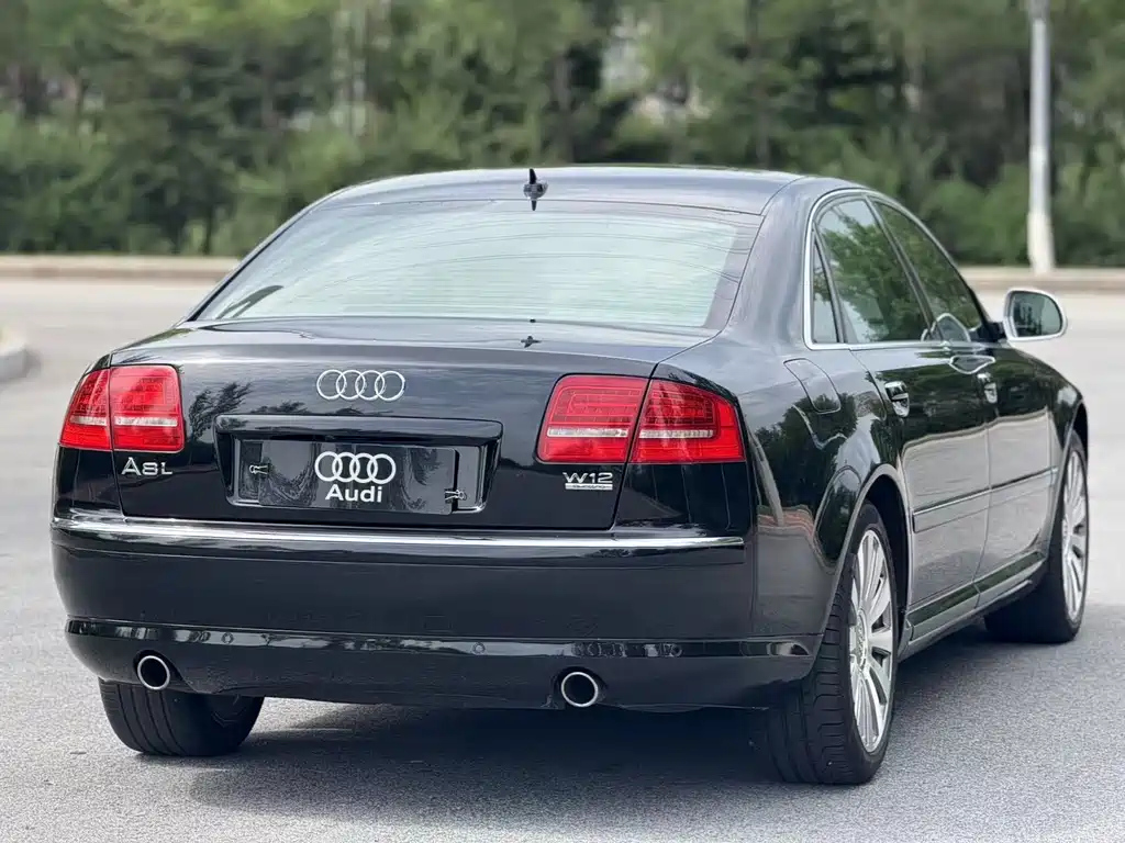 AUDI A8 2011