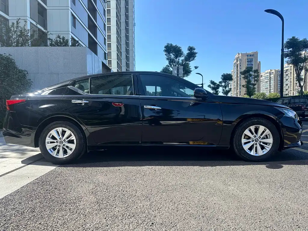 NISSAN TEANA 2019