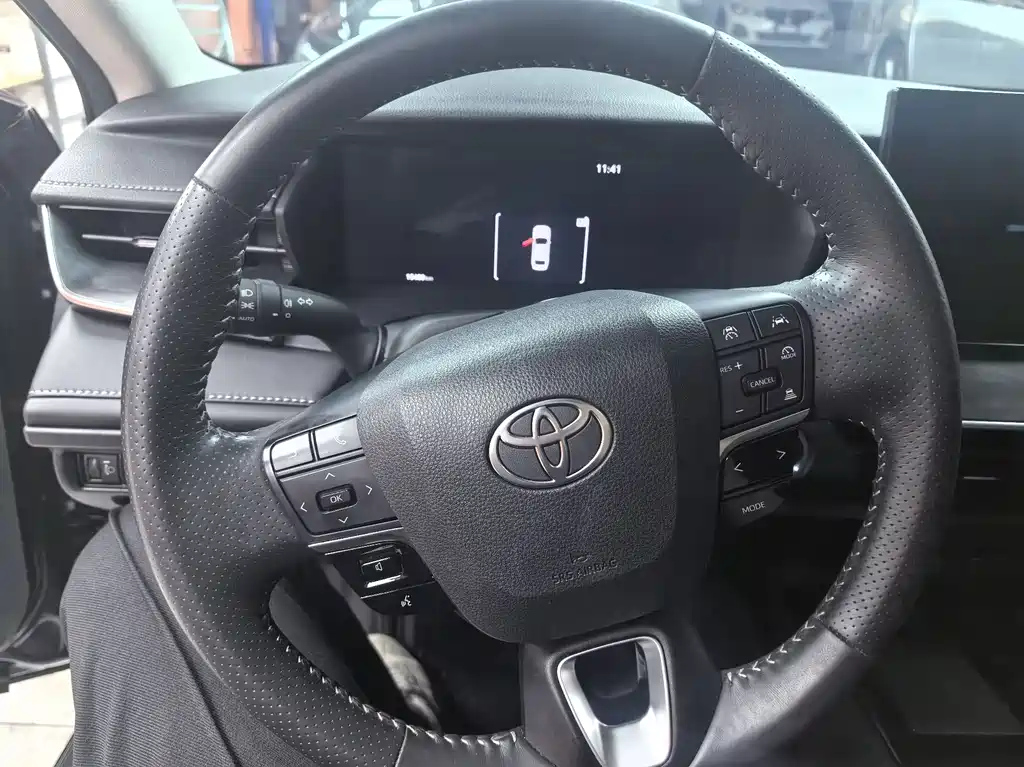 TOYOTA CAMRY 2024