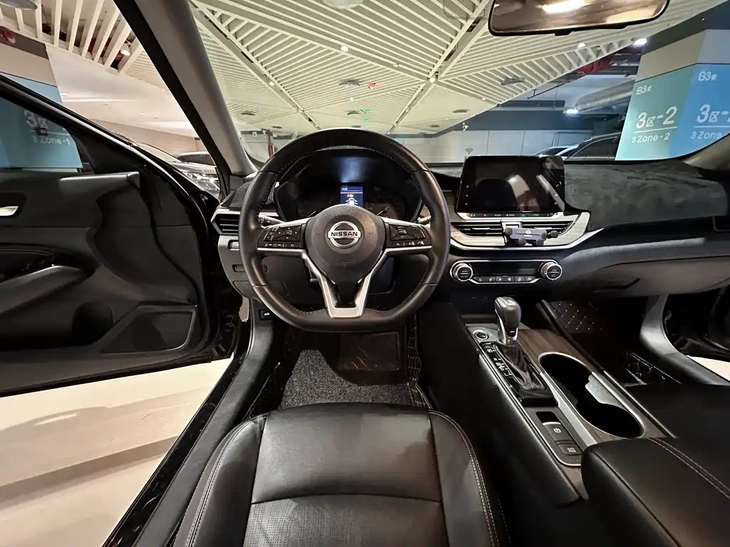 NISSAN TEANA 2021