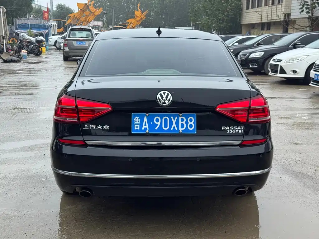VOLKSWAGEN PASSAT 2017