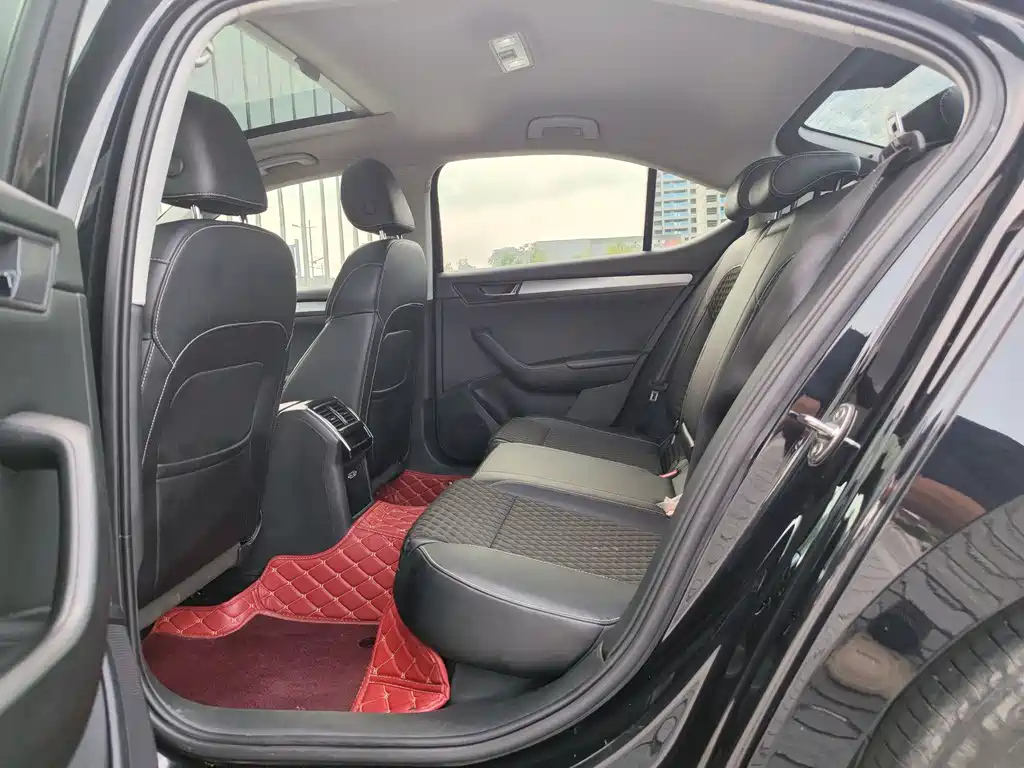 SKODA SUPERB 2018