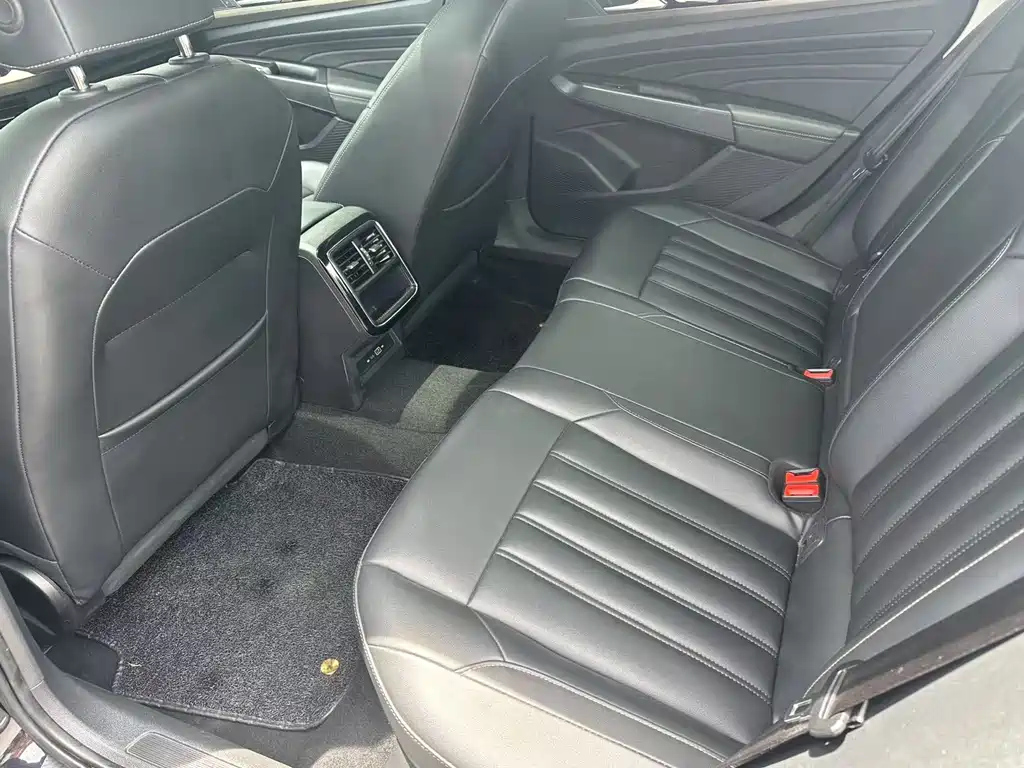 VOLKSWAGEN PASSAT 2021
