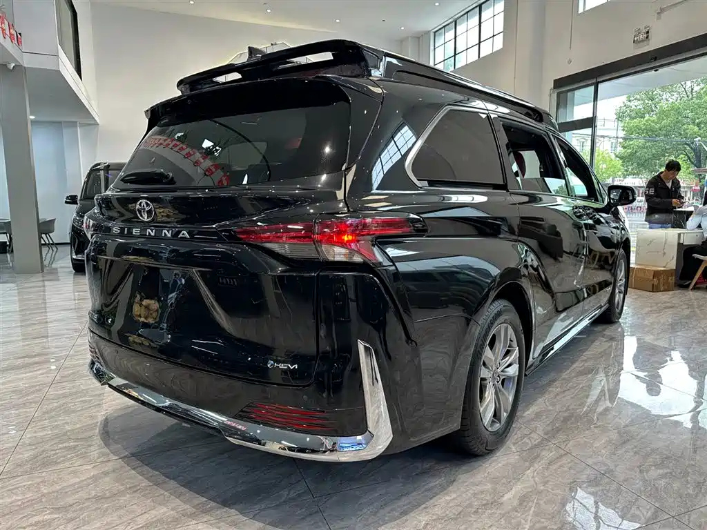 TOYOTA SIENNA SIENNA 2025