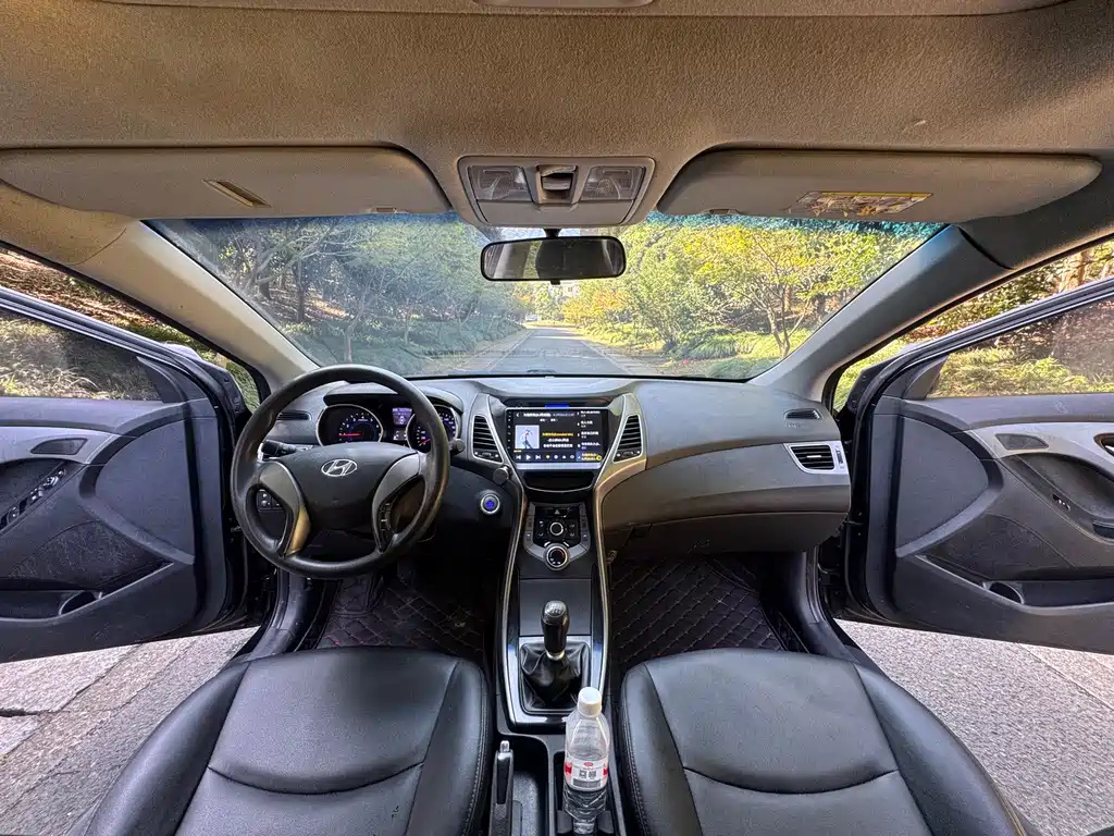 HYUNDAI ELANTRA 2015