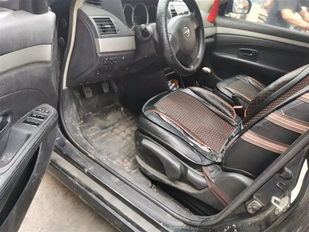 NISSAN SYLPHY 2012