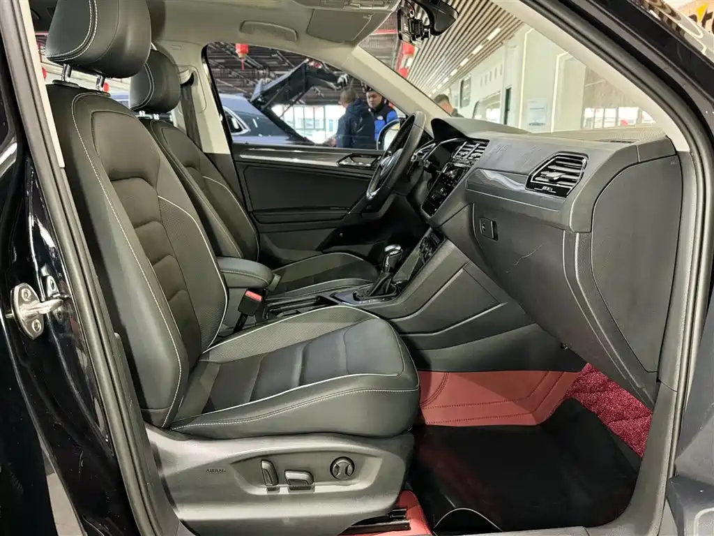 VOLKSWAGEN TIGUAN L 2021