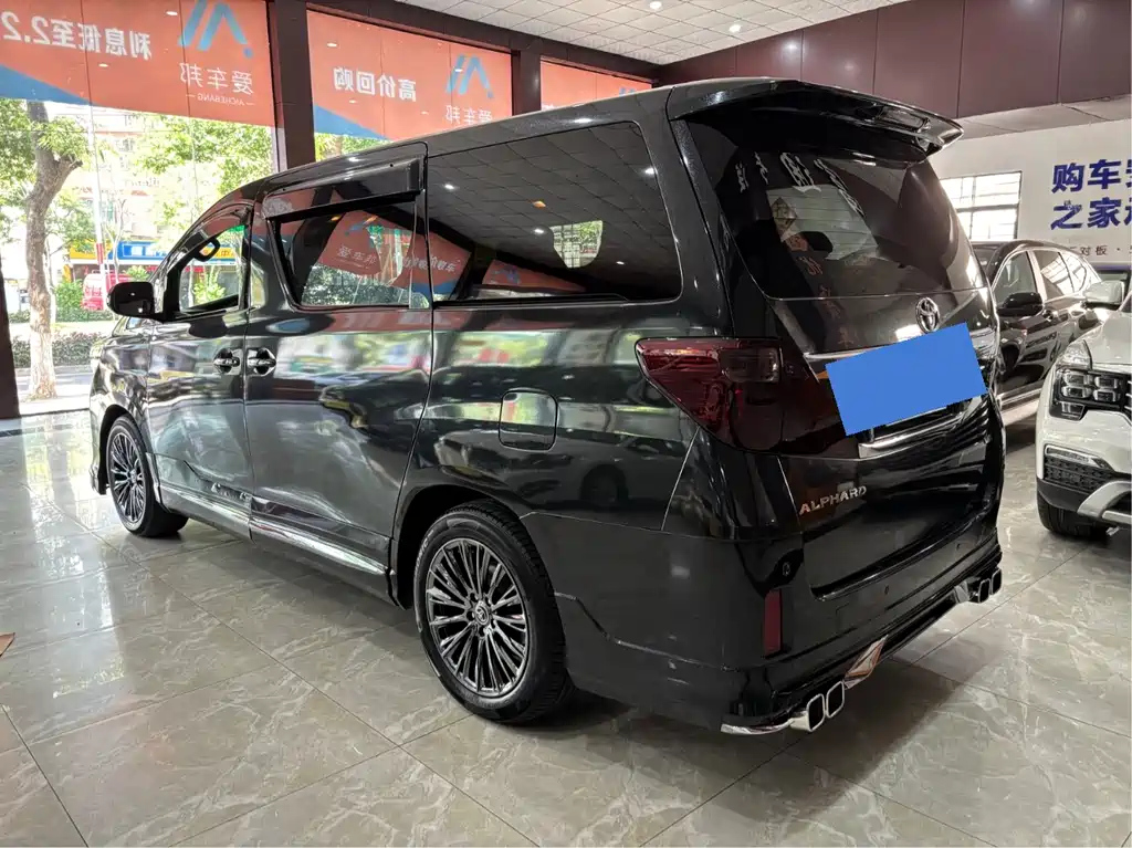 TOYOTA ALPHARD 2013