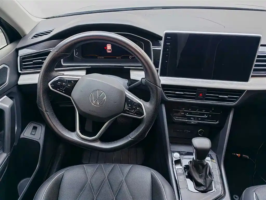 VOLKSWAGEN TIGUAN L 2022