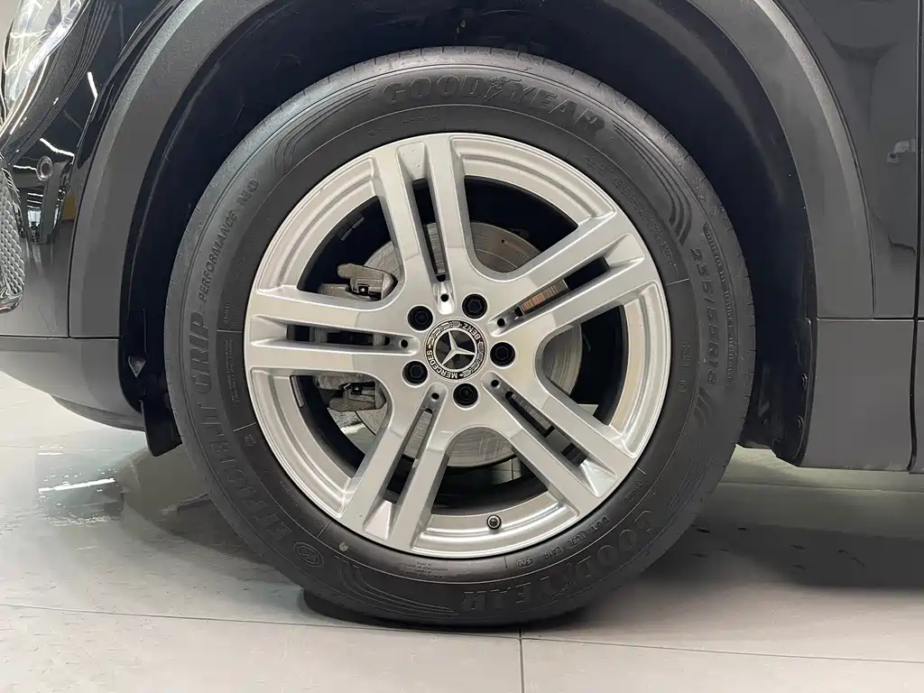 MERCEDES BENZ GLB 2021