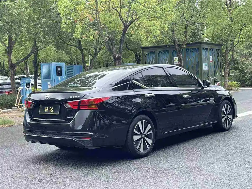 NISSAN TEANA 2022