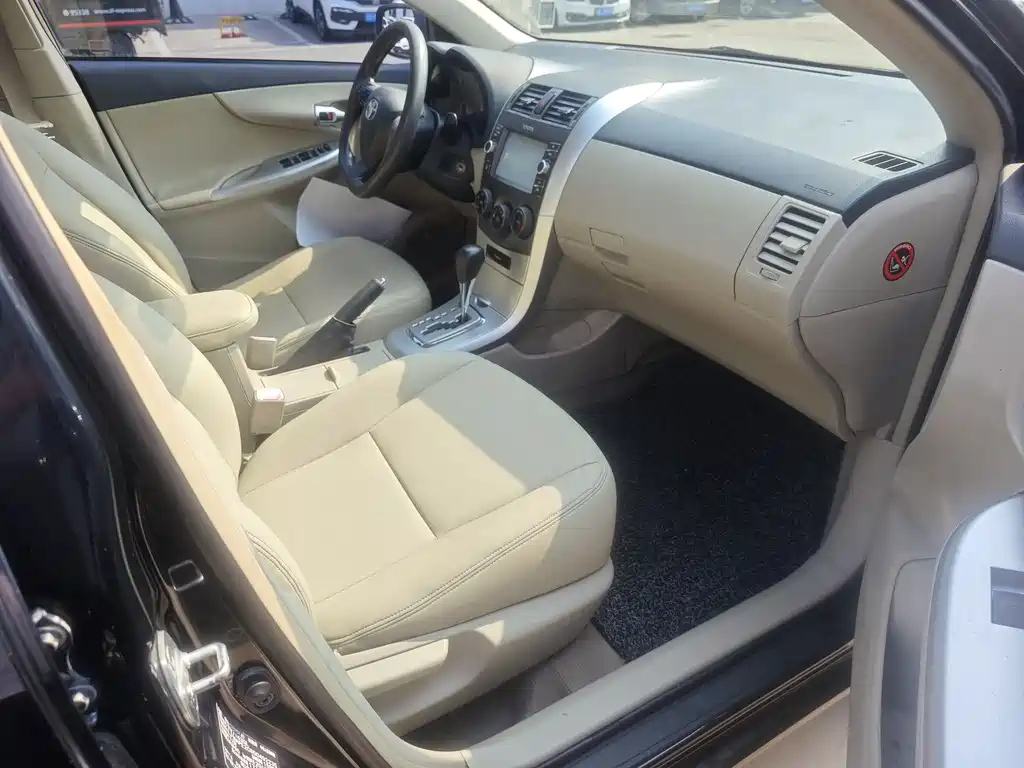 TOYOTA COROLLA 2010
