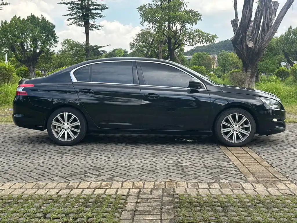 PEUGEOT 408 2014