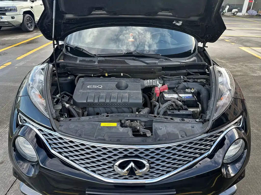 INFINITI ESQ 2018