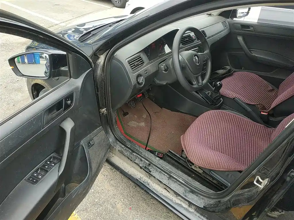 VOLKSWAGEN SANTANA 2021