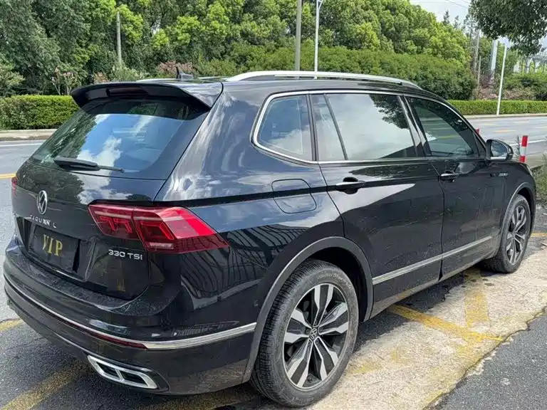 VOLKSWAGEN TIGUAN L 2022