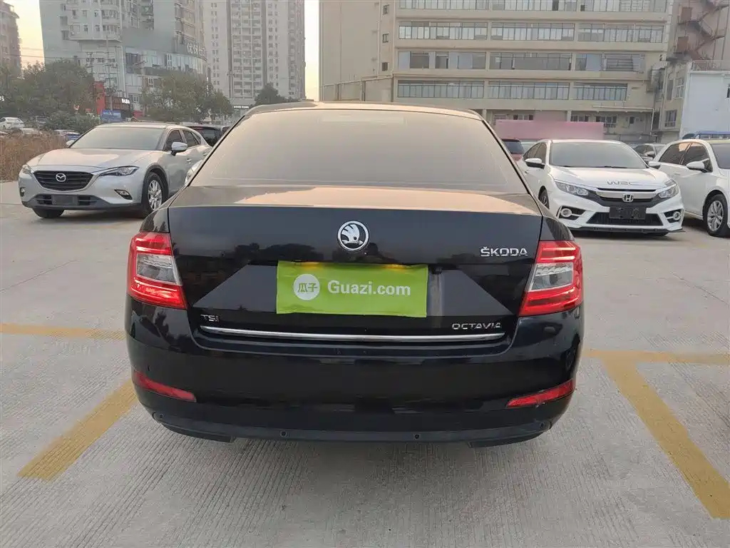 SKODA OCTAVIA 2015