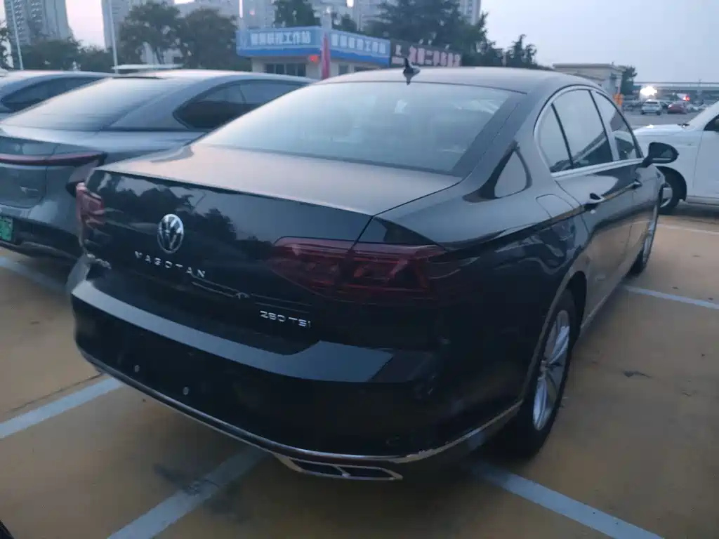 VOLKSWAGEN MAGOTAN 2025