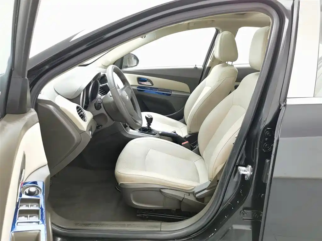 CHEVROLET CRUZE 2015