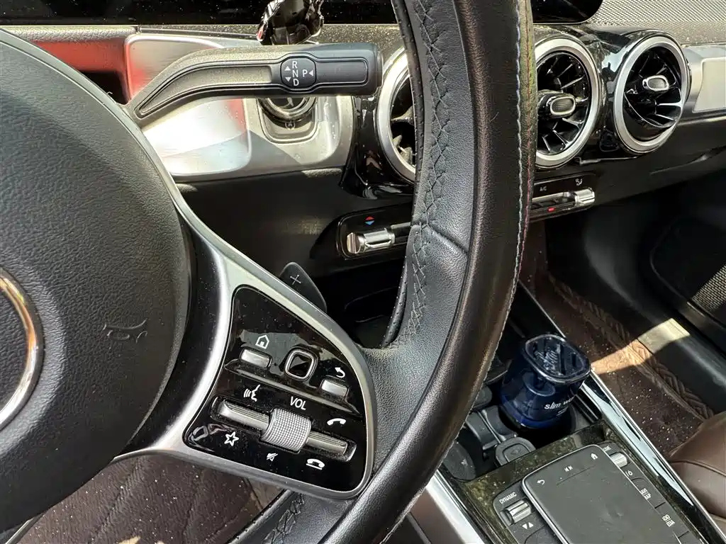 MERCEDES BENZ GLB 2021