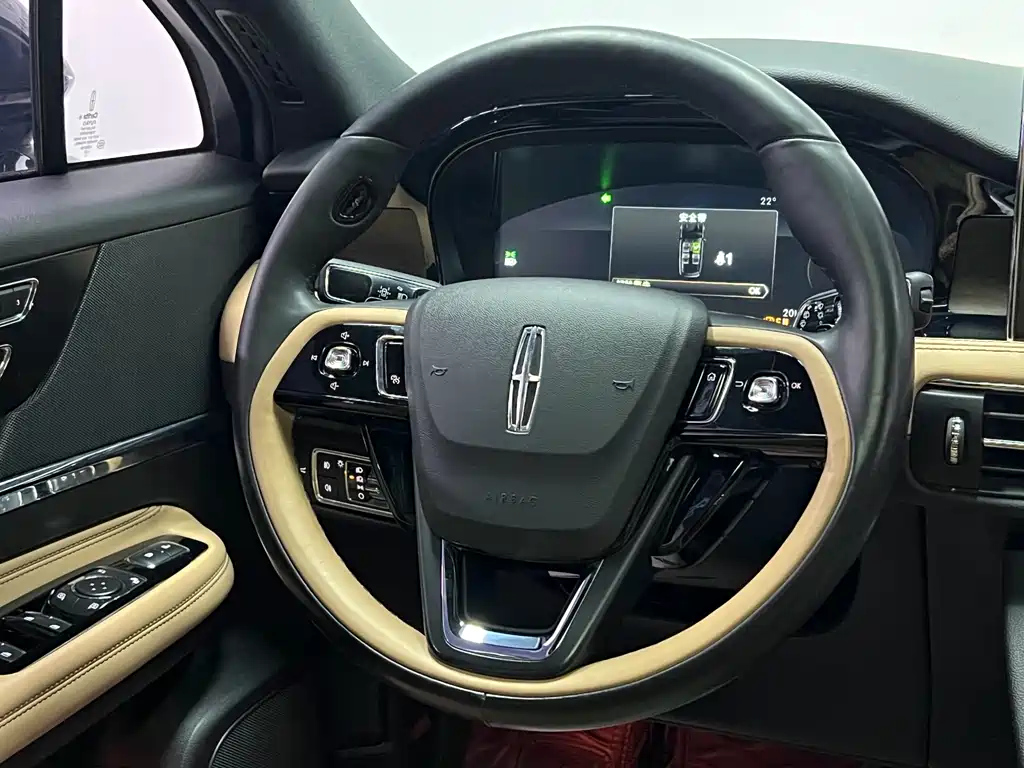 LINCOLN ADVENTURER 2021