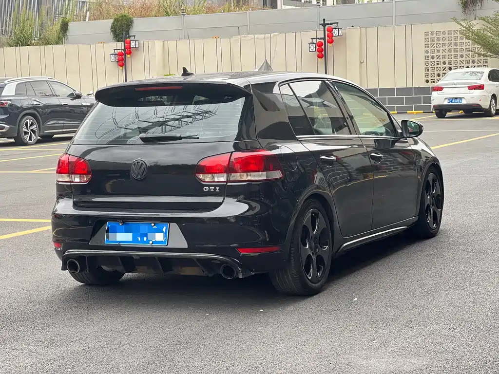 VOLKSWAGEN GOLF GTI 2013