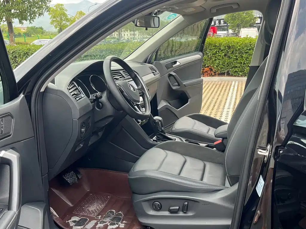 VOLKSWAGEN TIGUAN L 2021