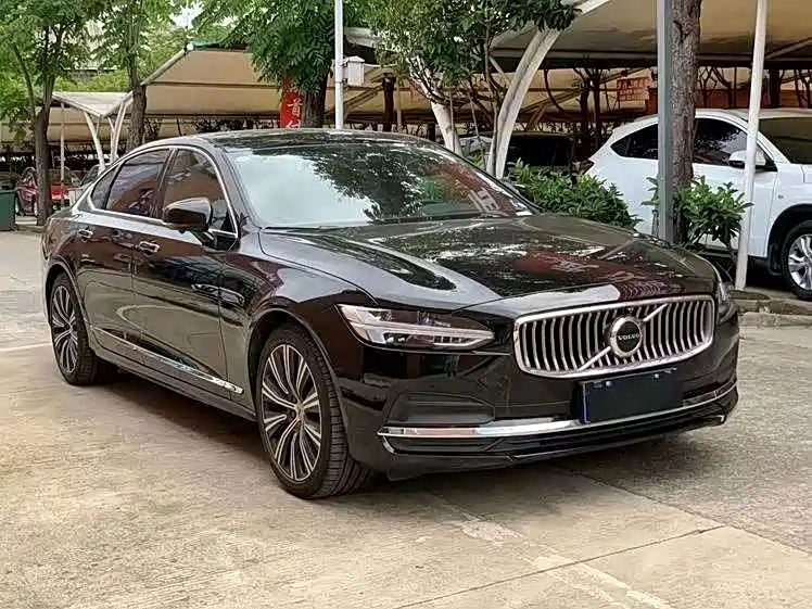 VOLVO S90 2022