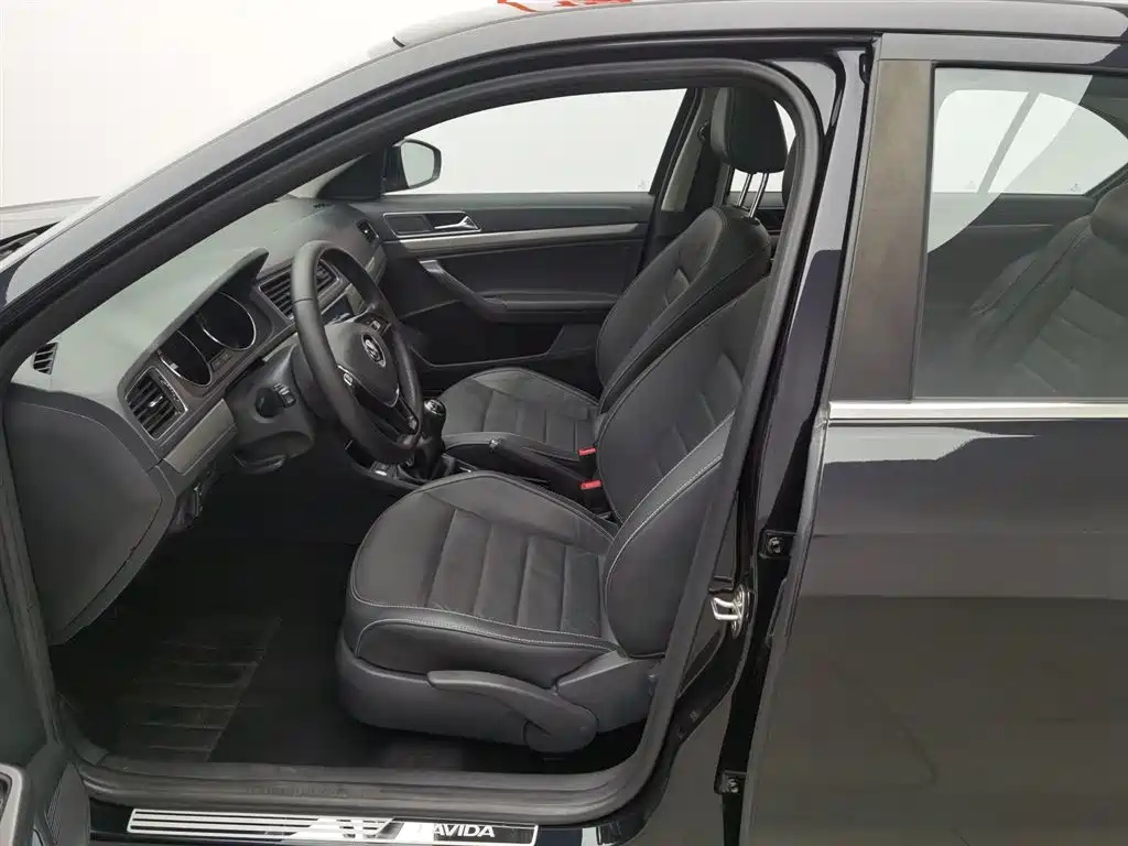 VOLKSWAGEN LAVIDA 2018